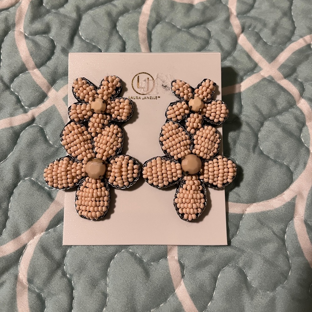 Laura Janelle Light Peach Beaded Flower Earrings